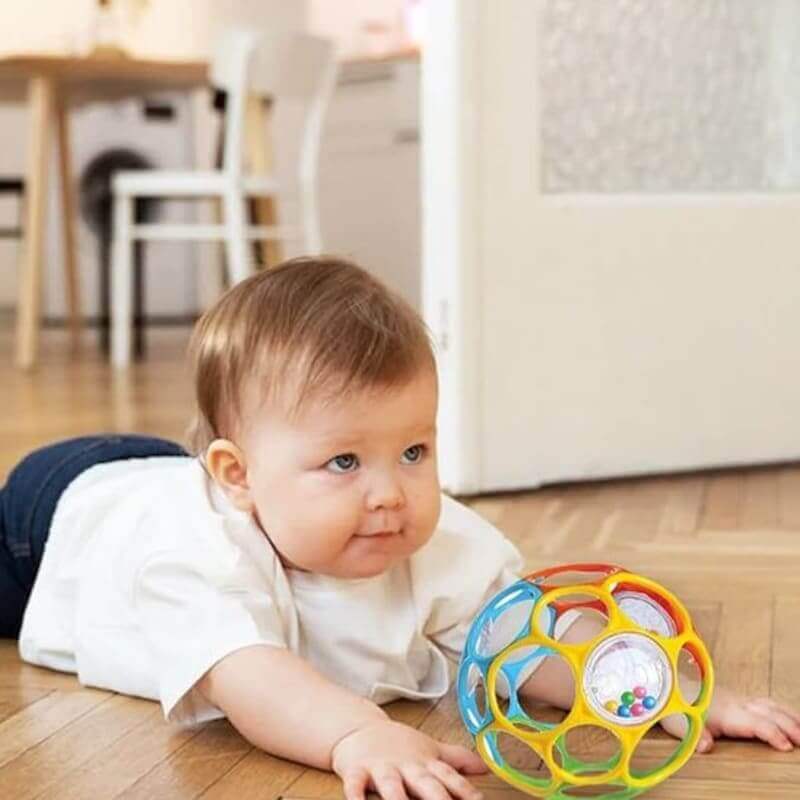 gros-plan-dun-hochet-balle-avec-textures-variées