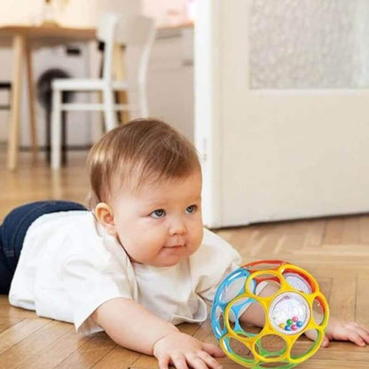 gros-plan-dun-hochet-balle-avec-textures-variées