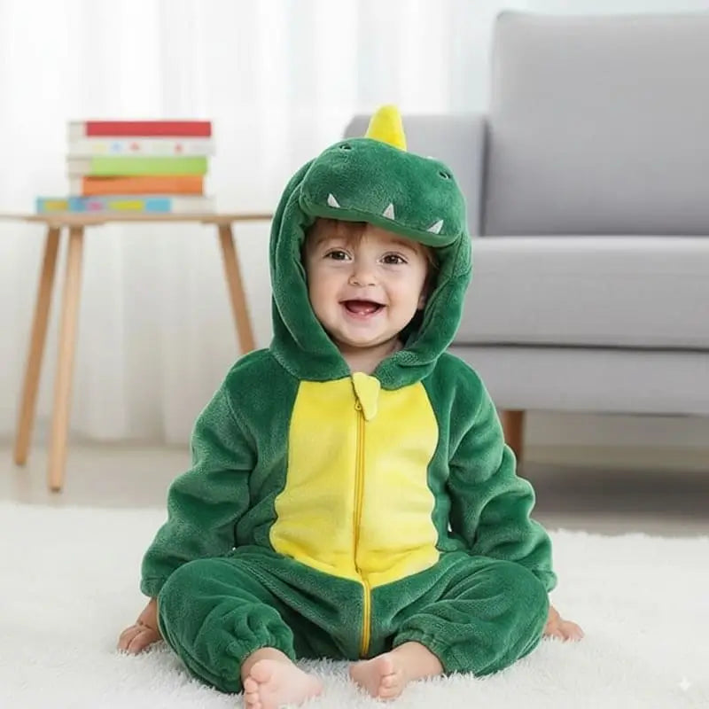enfant-portant-un-deguisement-bebe-garcon-de-dragon