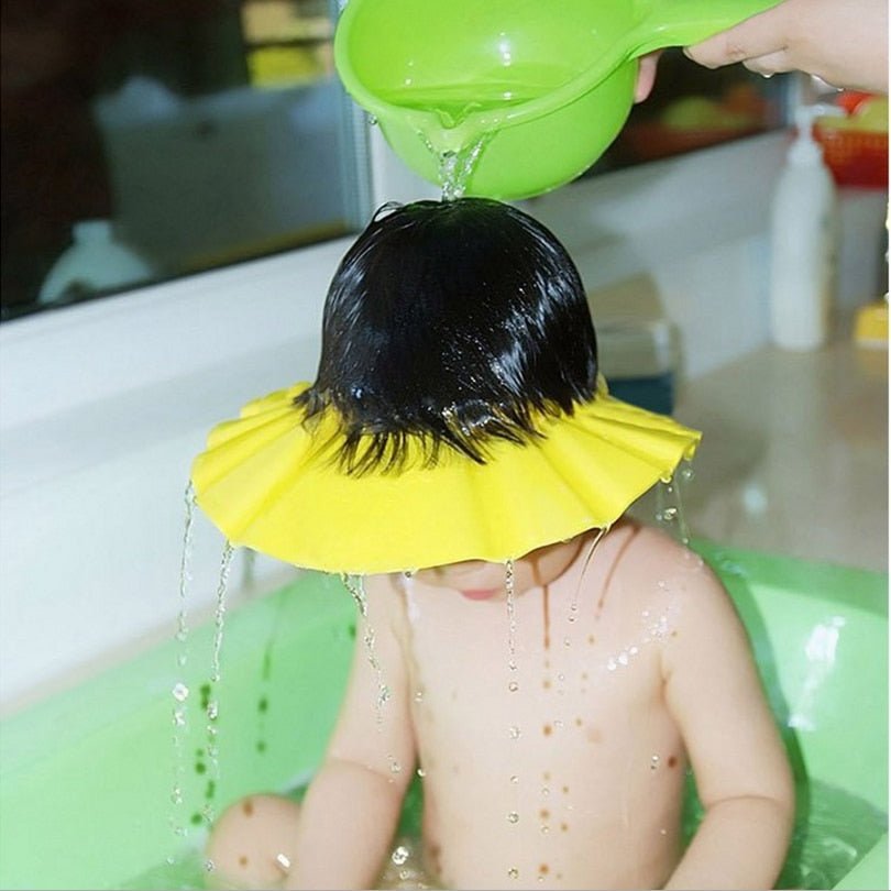 Visière chapeau pour douche bébé I ShampooCap™ - Fluffy Lion Boutique